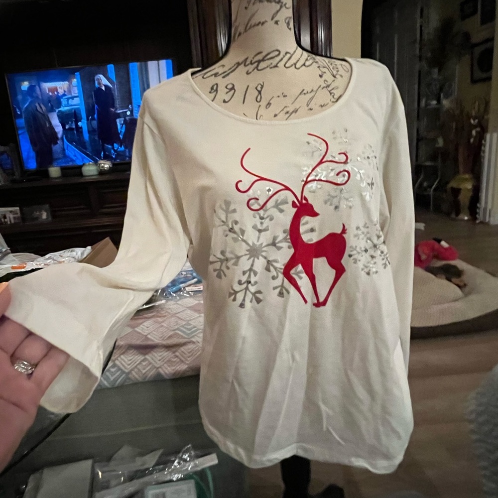 Christmas shirt light weight xl! Looks new! Hardly worn!
